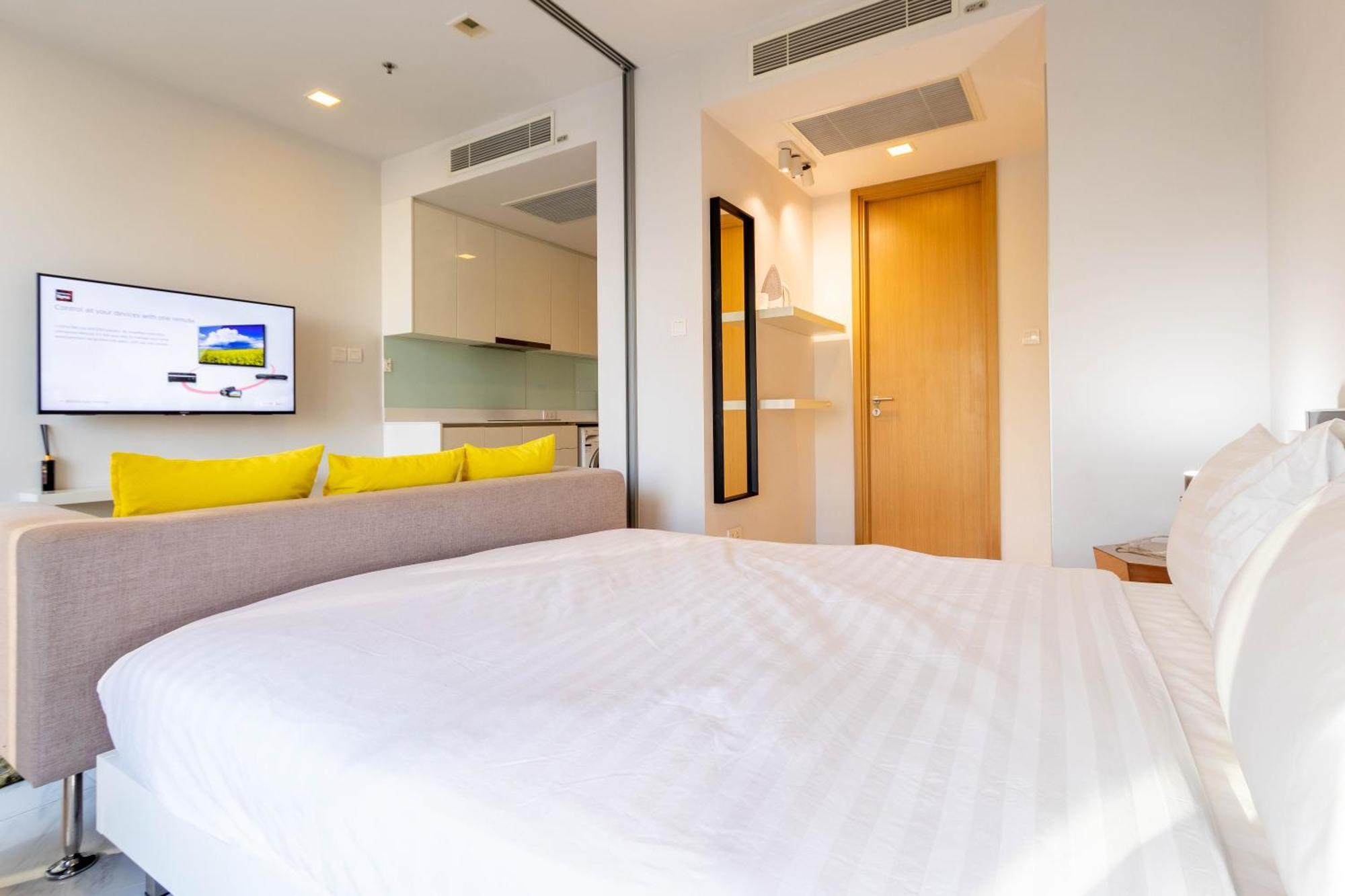 Hyde Sukhumvit 11 Branded Suites Бангкок Екстер'єр фото